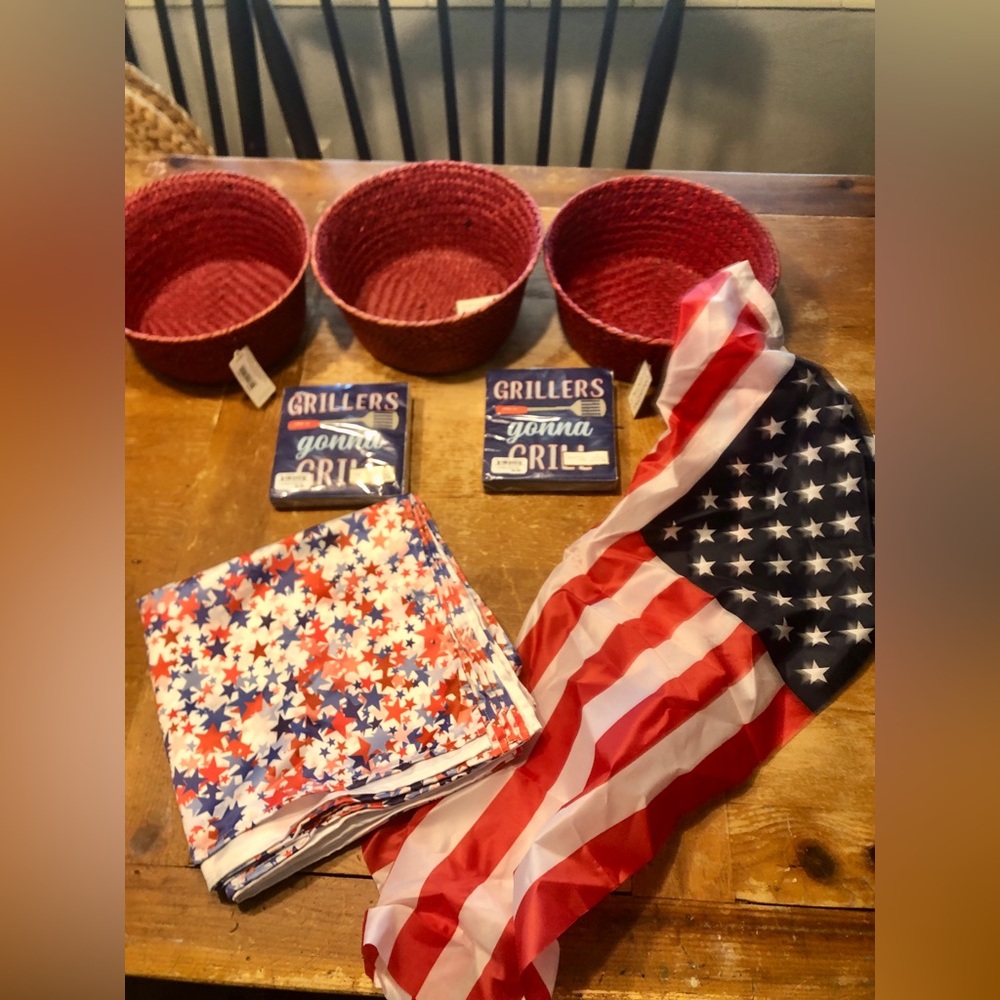 Patriotic red baskets, 4th July paper and 6 star polyester napkins & USA Flag -